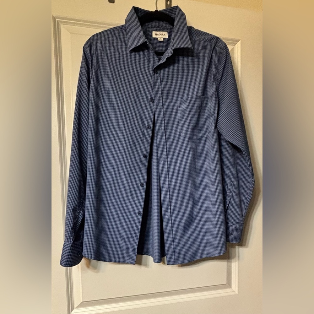 Haggar Long sleeve button Front.